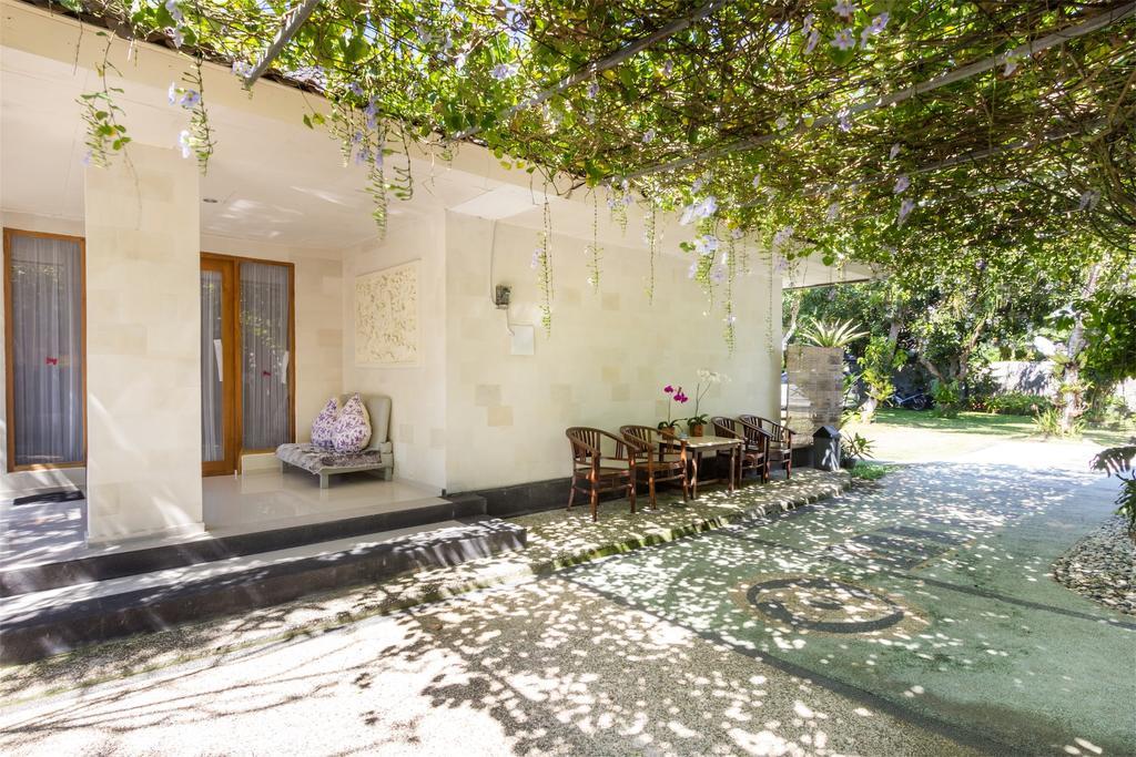 M.A Home Stay Nusa Dua  Luaran gambar